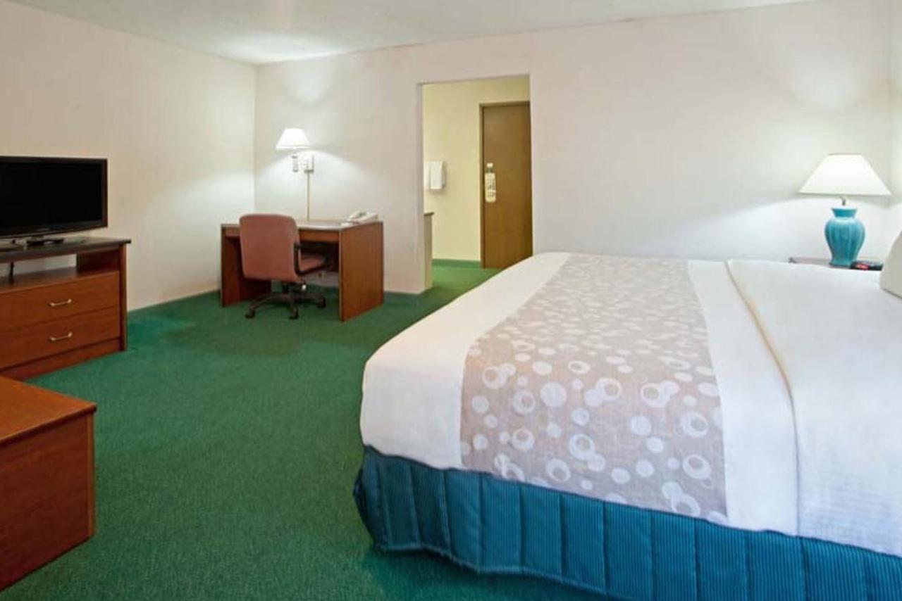 Norwood Inn & Suites Indianapolis East Post Drive Extérieur photo