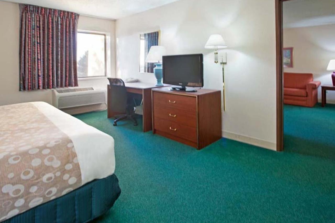 Norwood Inn & Suites Indianapolis East Post Drive Extérieur photo