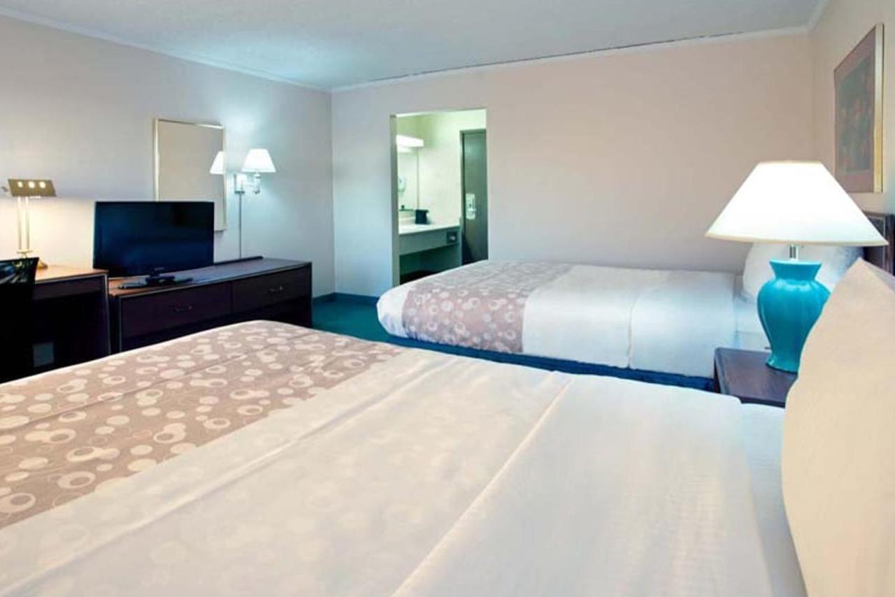 Norwood Inn & Suites Indianapolis East Post Drive Extérieur photo