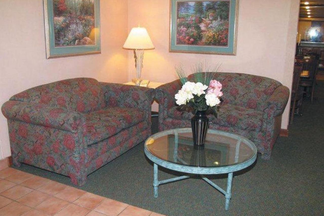 Norwood Inn & Suites Indianapolis East Post Drive Extérieur photo